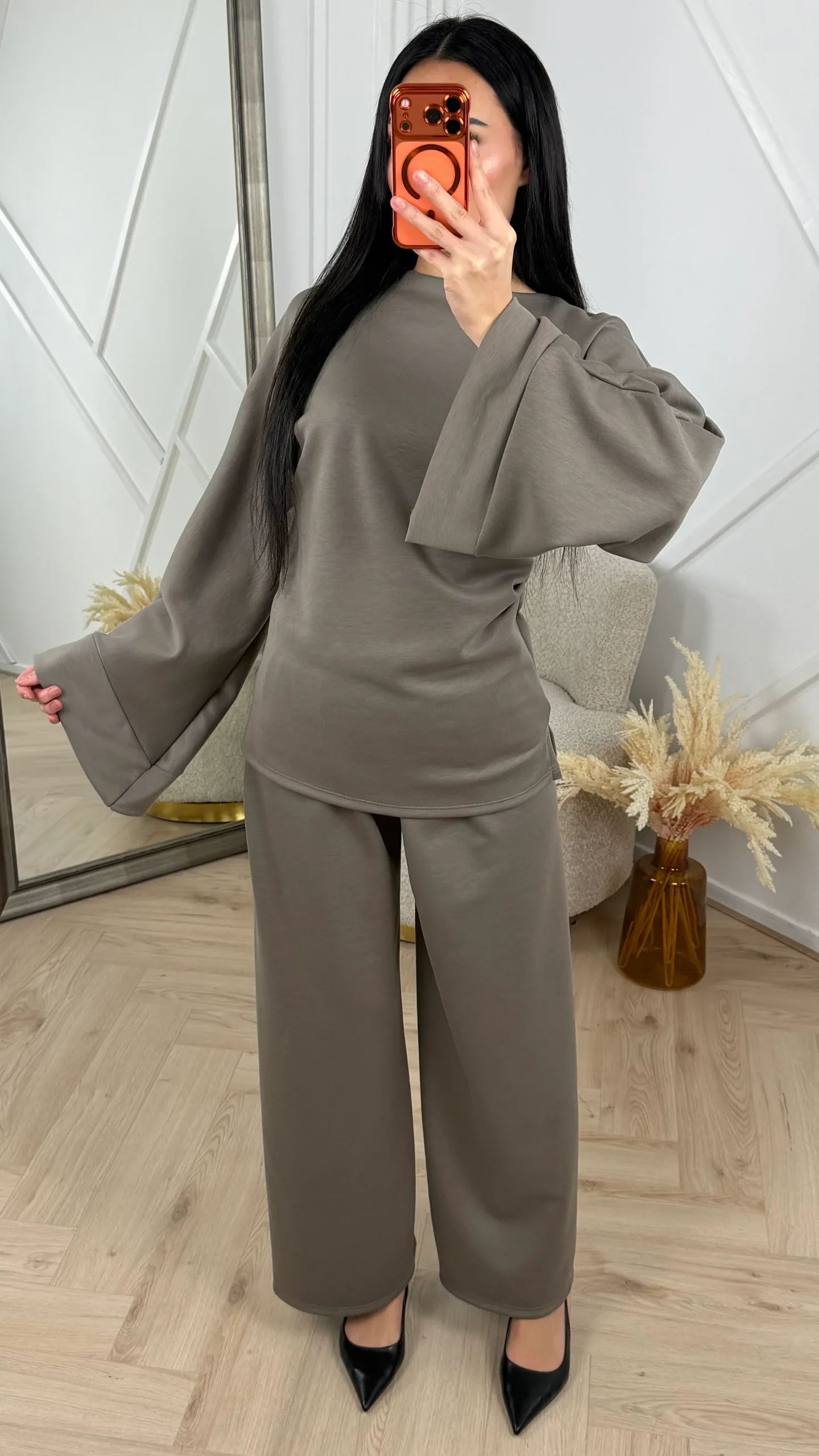 2-Delige Comfy Set met Gedrapeerd Zijdetail en Wide Leg Broek - Afbeelding 5