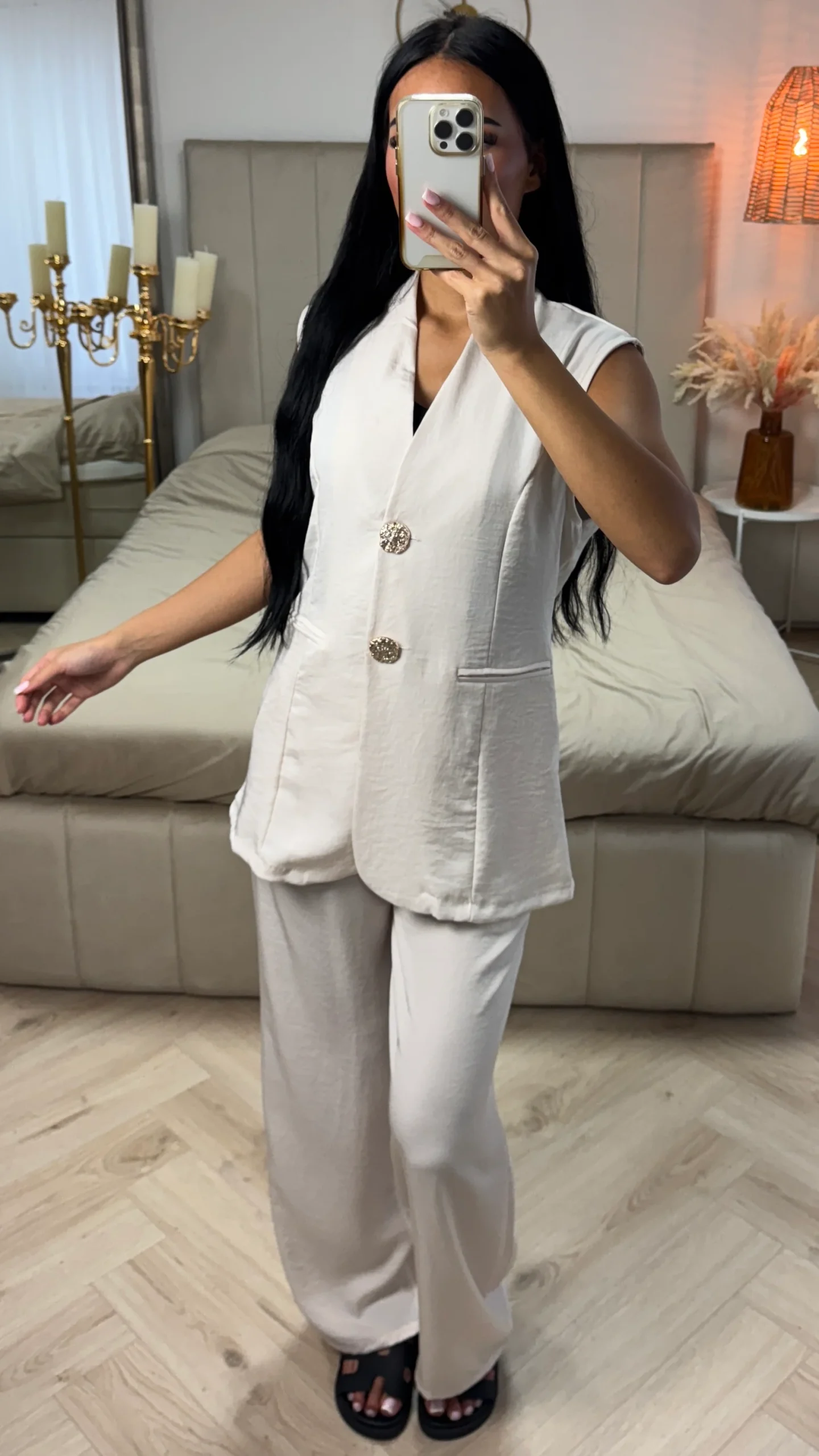 2-Delige Mouwloze Set met Goudkleurige Knopen - Afbeelding 2