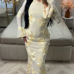 Aansluitende Mesh Maxi Jurk met Bloemenborduursel