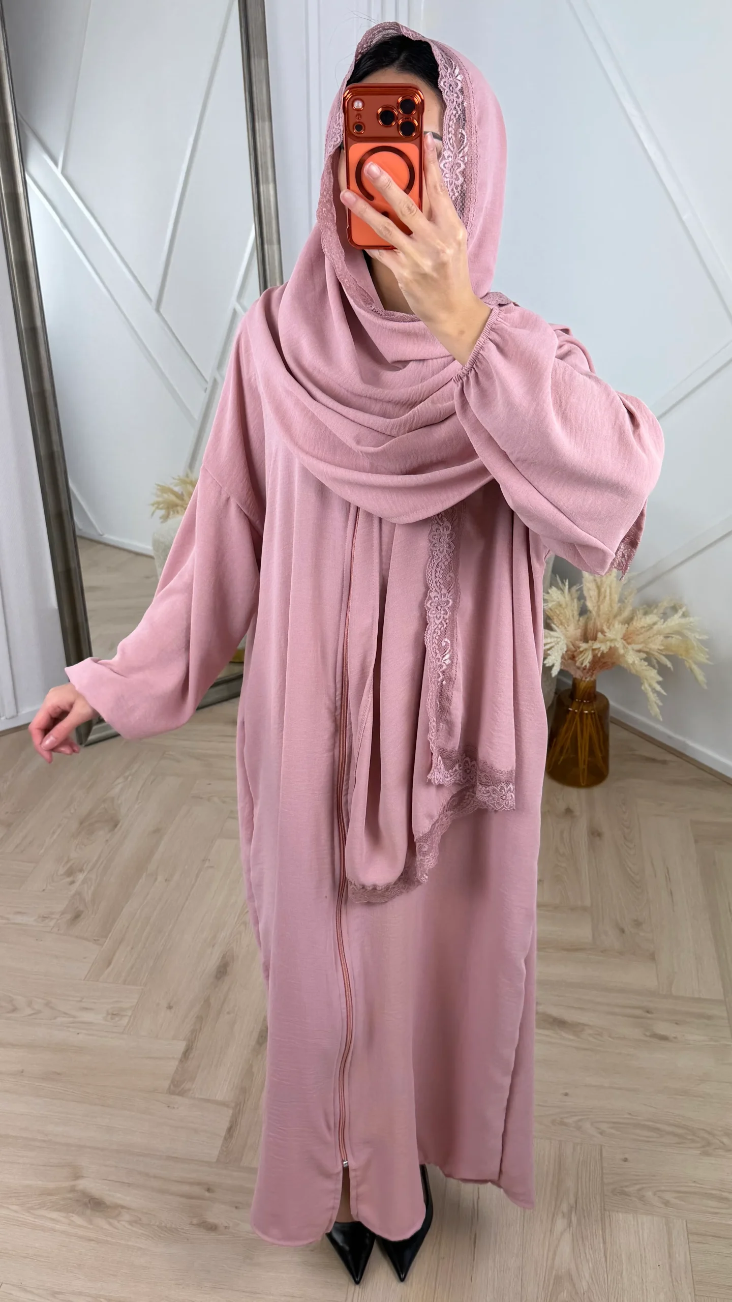 Abaya met aangehechte Khimar en kanten details
