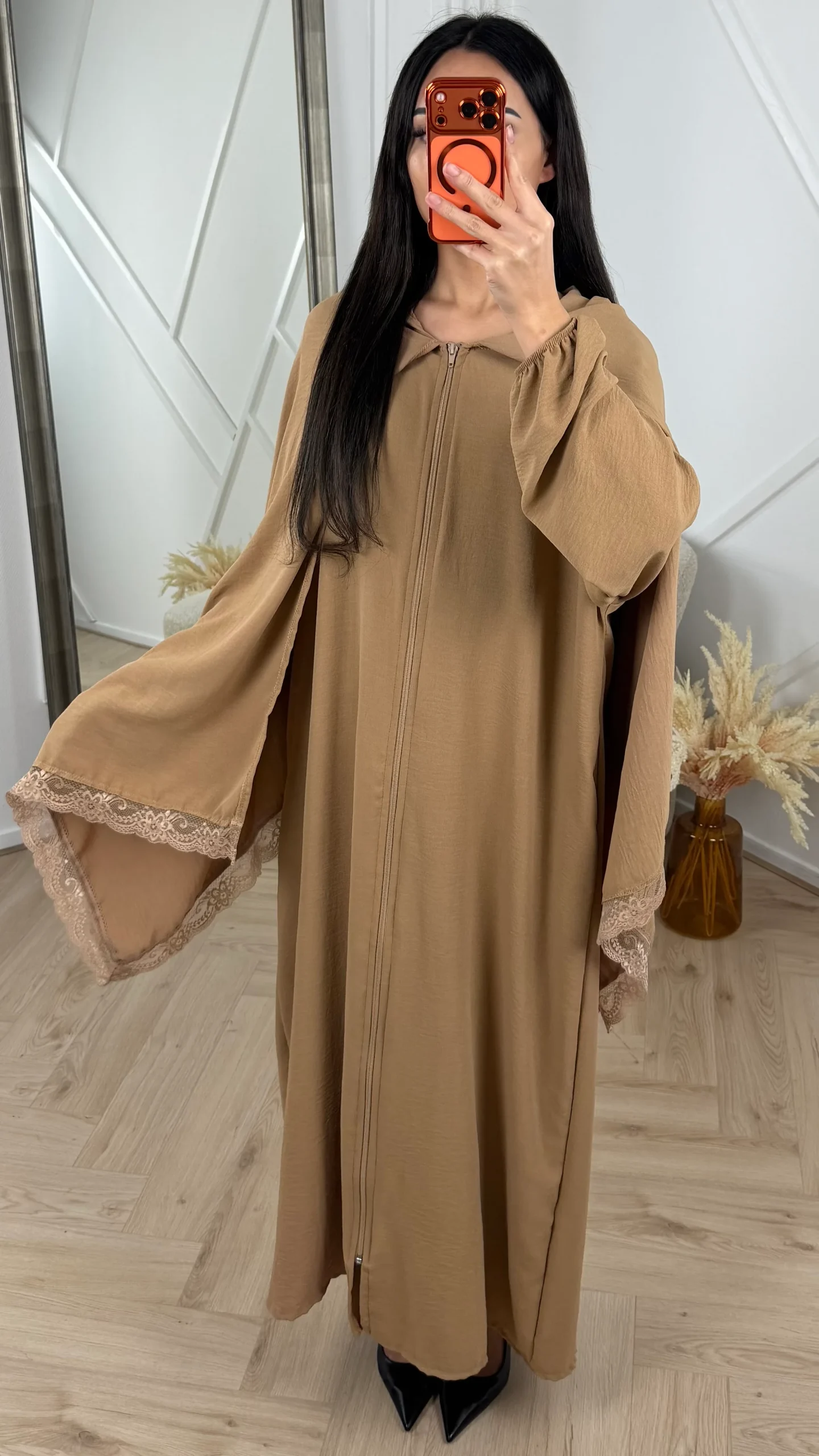 Abaya met aangehechte Khimar en kanten details - Afbeelding 3