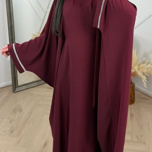 Abaya met strassdetails en cape mouwen