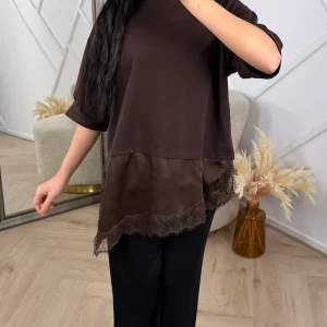 T-Shirt Top met Satijnen Onderlaag en Kant