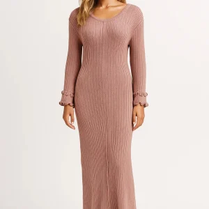 Gebreide Damesjurk | Lange Getailleerde Pasvorm met Ruches | Comfort en Stijl voor Koude Dagen