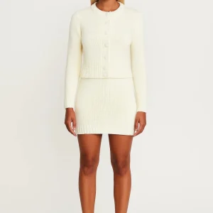 Gebreide Damesset | Fijngebreide Top met Knopen en Rok | Comfortabele Elegantie