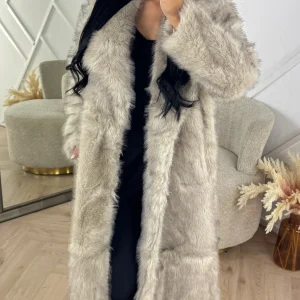 Luxe Faux Fur Jas met Volumineuze Kraag