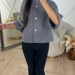 Luxe Gebreid Jasje met Parelknopen