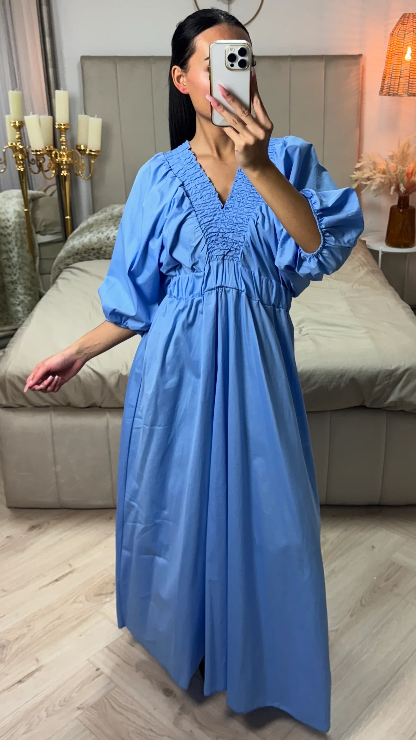 Maxi Jurk met Gerimpeld Detail en Open Rug - Afbeelding 4