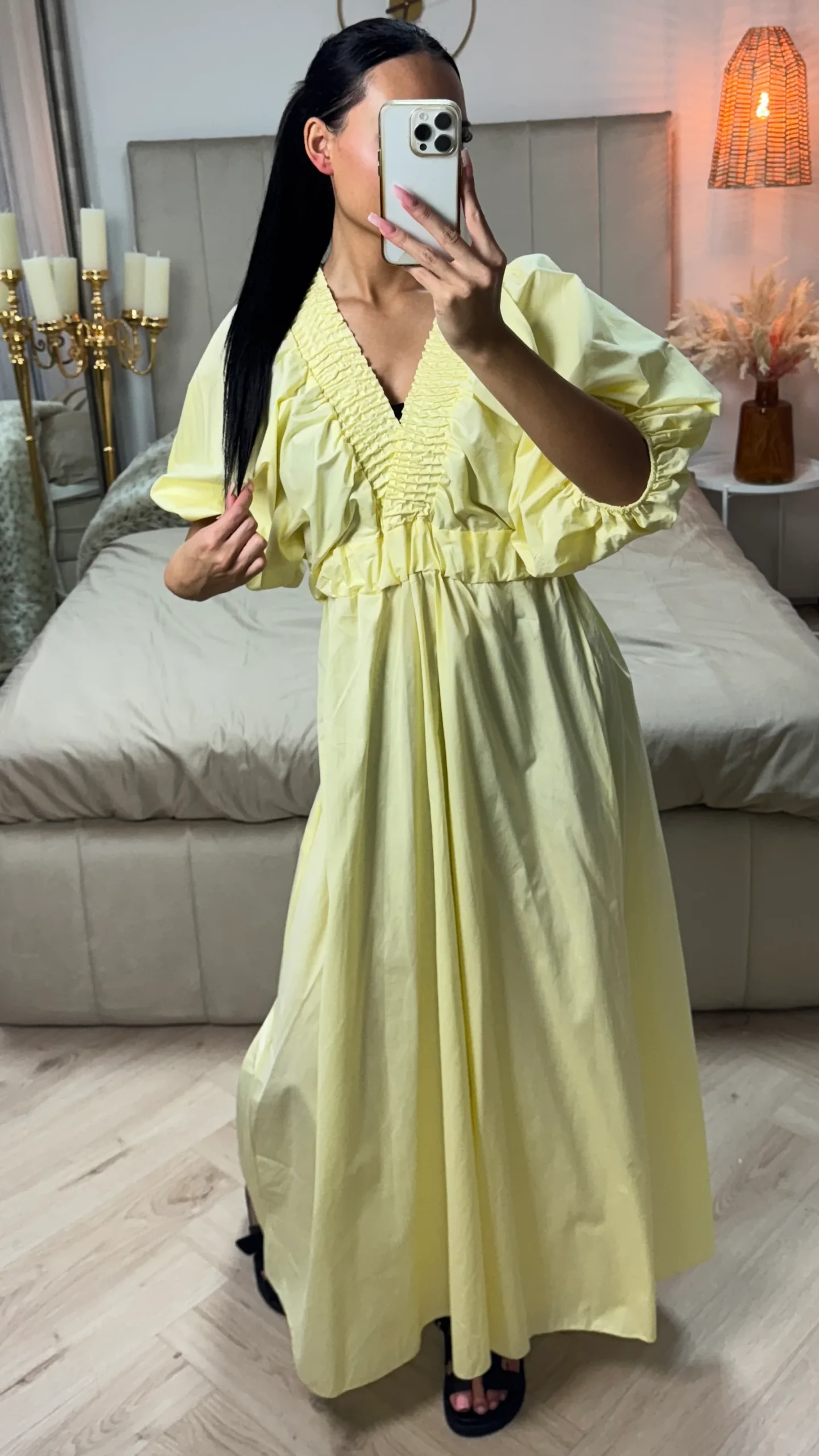 Maxi Jurk met Gerimpeld Detail en Open Rug