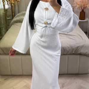 Maxi Jurk met Goudkleurige Knopen & Ceintuur