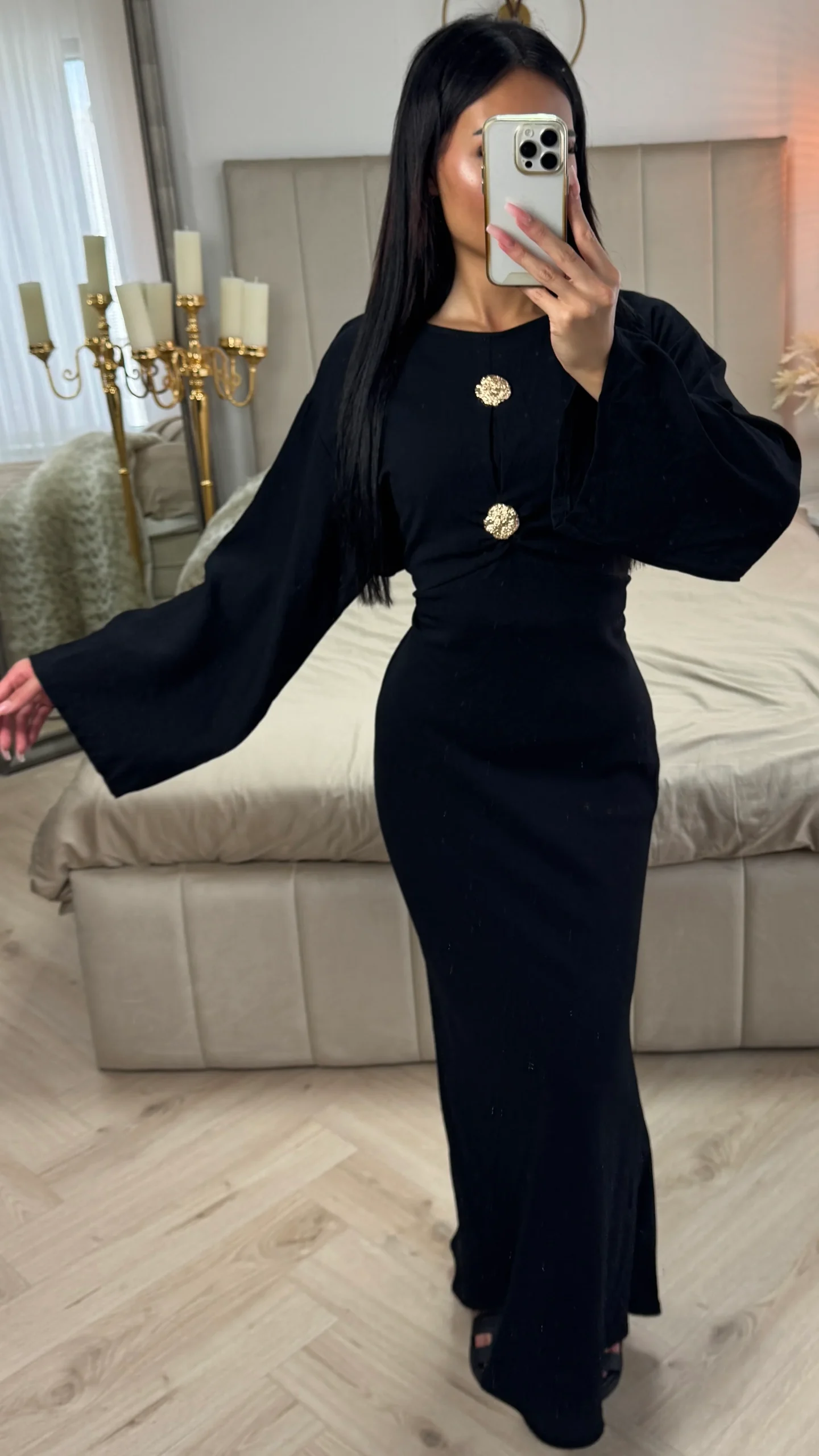 Maxi Jurk met Goudkleurige Knopen & Ceintuur - Afbeelding 4