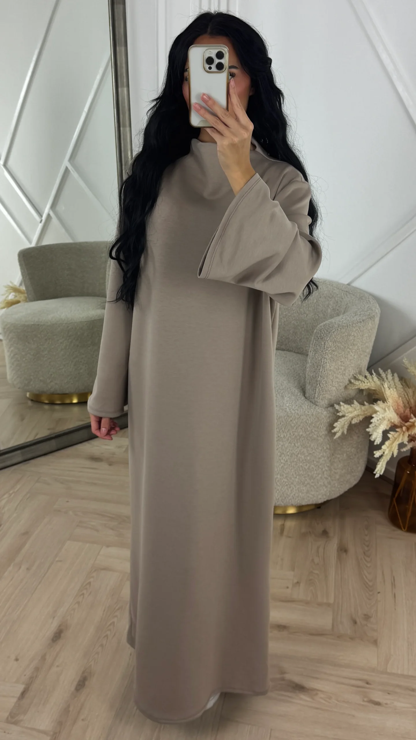 Minimal Maxi Jurk met Wijde Mouwen