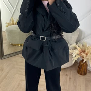 Padded Belted Jacket met Opstaande Kraag