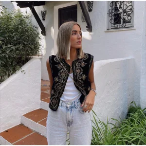 Geborduurd Damesvest - Stijlvol en Uniek