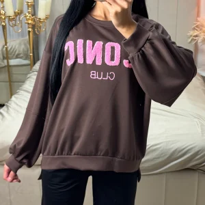 Sweater met ‘Iconic Club’ Borduring