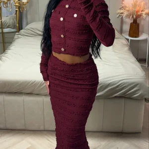 Tweedelige Set met Crop Blouse en Midi Rok – Gouden Knopen