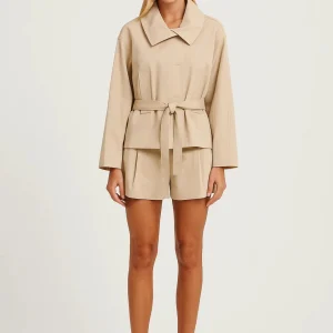 Tweedelige Set | Losvallende Jas en Korte Broek | Minimalistische Chic