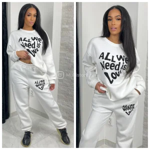 Thick Joggingset All We Need Is Love