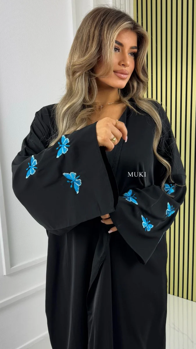 BY FARAH Satin Oversized Kimono Embroidered Butterfly Detail - Afbeelding 6