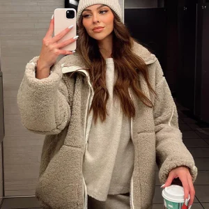 Mara - Stijlvolle en Gezellige Sherpajas van Pluchen Fleece voor Dames