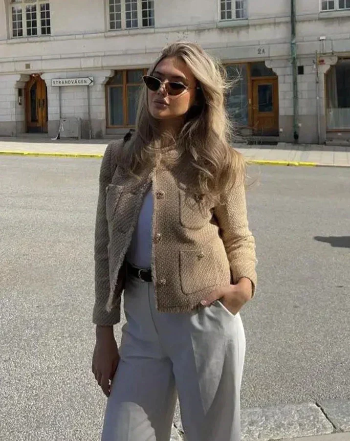 Beige Modejas voor Dames - Stijlvol en Tijdloos Ontwerp - Afbeelding 3