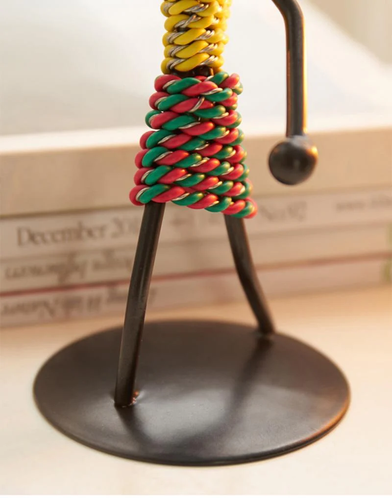 ArtCandle - Handgemaakte Metalen Kaarsenhouders met Uniek Figurenontwerp - Afbeelding 7